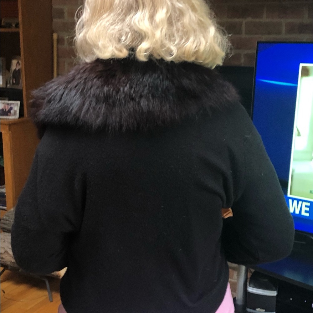 Fox collar sweater in black size small.